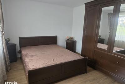 Casă cu 4 camere cu Canalizare în Central
