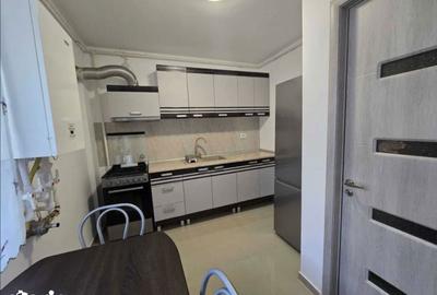 Garsonieră decomandată, mobilată în Tei - 4