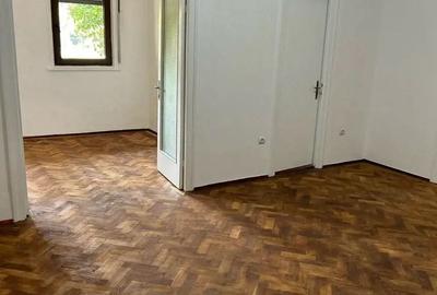 De vanzare Apartament 3 camere Mihail Kogalniceanu facultatea de Drept - 1