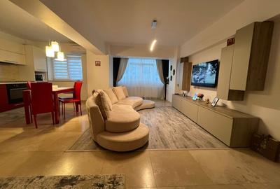 Apartament cu 3 camere semidecomandat, mobilat în 13 Septembrie - 2