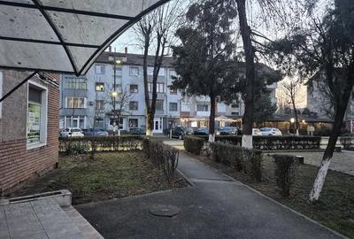 Spațiu comercial, de 58 mp, în Central - 5