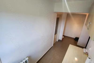2Cam-Piata Sarbilor-2min Spitalul Judetean -36Mp+Balcon-3Mp-Et4-Acoperis-45000 Euro-Negociabil - 12