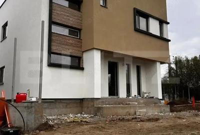 Casă cu 4 camere cu Teren 350 Mp în Central