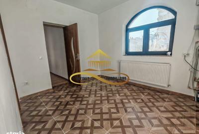 Casă cu 6 camere cu Teren 500 Mp în Ultracentral - 2