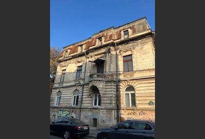 Cladire interbelica - Piata Victoriei - 2