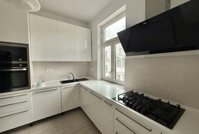 Casă individuală cu 10 camere cu Teren 500 Mp în Capitale - 9