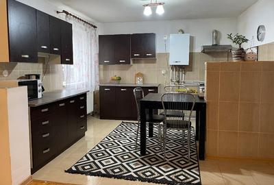 Casă individuală cu 5 camere cu Teren 380 Mp în 9 Mai - 7