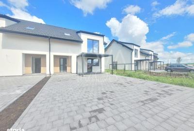 Casă cu 4 camere cu Canalizare în Șura Mică - 1