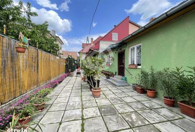 Casă cu 7 camere cu Teren 432 Mp în Lupeni