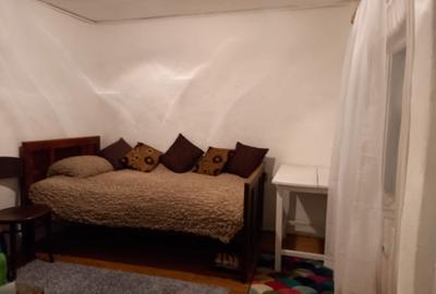 Casă cu 3 camere în Malu Mare