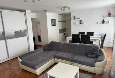 Inchiriez apartament 4 camere transformat in 3 camere in Pia?a Dacia, Timi?oara - Proprietar