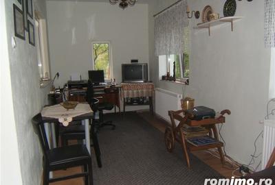 Casă cu 8 camere cu Teren 2000 Mp în Coțofenești - 7