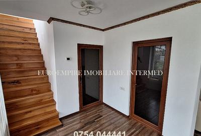 Vila+casa de vanzare in Constanta, zona Km 5 - 9