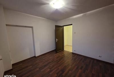 Apartament cu 3 camere decomandat în 13 Septembrie - 19