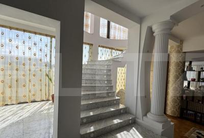 Casă cu 7 camere cu Teren 1200 Mp în Central - 9