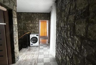 Casă cu 4 camere cu Teren 4472 Mp în Central - 8