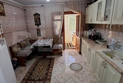 Apartament 2 camere, 52 mp, decomandat, zona Zamca - 2