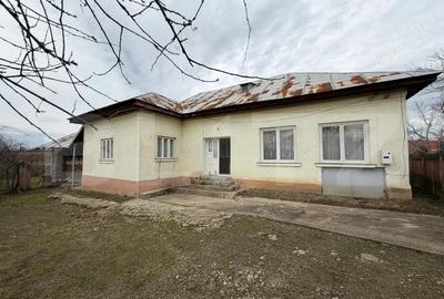 Casă cu Teren 4505 Mp în Central