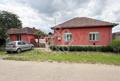 Casa la 22 km de Oradea, Santaul Mare, Bihor - 1