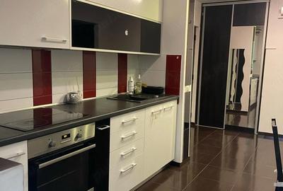 Apartament cu 3 camere decomandat în Berceni - 2