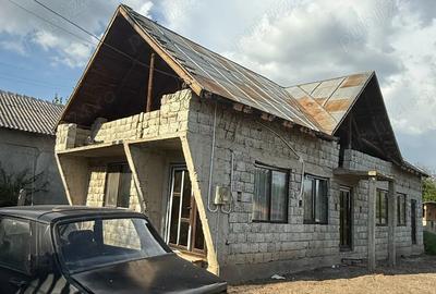 Casă cu 4 camere în Central - 1