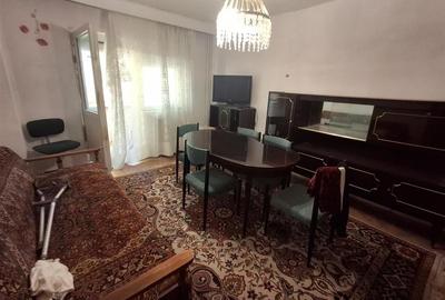 Apartament cu 3 camere decomandat în Hipodrom 3