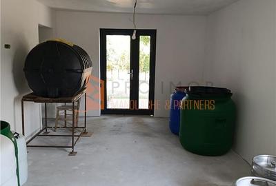 Casă cu 4 camere decomandat cu Teren 995 Mp în Mărăcineni