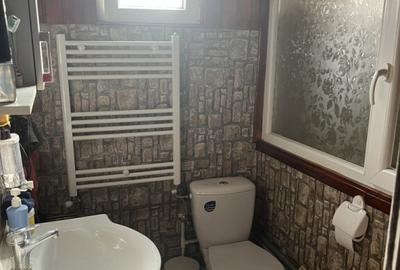 Casă cu 4 camere cu Teren 692 Mp în Vlădesti - 12