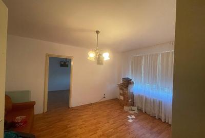 Aartament 3 camere în Tecuci - 1