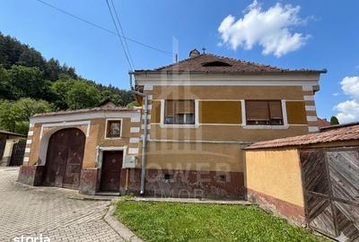 Casă cu 3 camere cu Teren 947 Mp în Tilișca - 1
