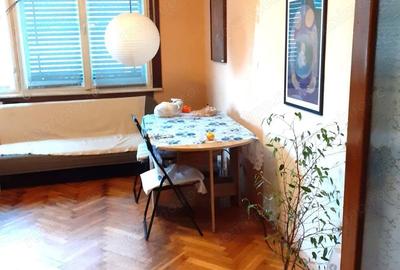 Apartament cu 4 camere decomandat în Central - 3