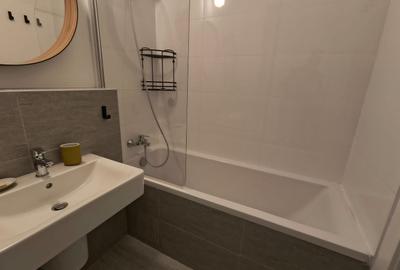 Apartament cu 2 camere semidecomandat, mobilat în Bd. Laminorului - 10