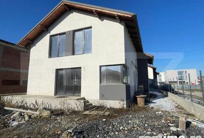 Casă cu 4 camere cu Teren 490 Mp în Central - 1