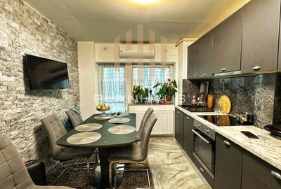 Apartament cu 3 camere - str. Decebal (zona Semiluna) - 1