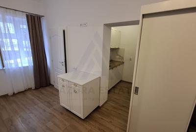 Garsonieră decomandată în Central - 4