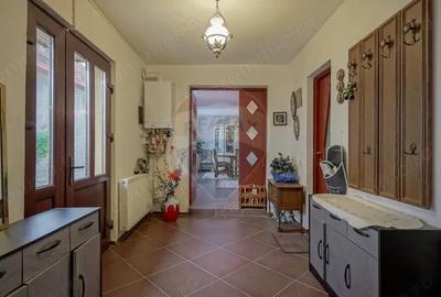 Casă cu Teren 590 Mp în Cernatu - 8