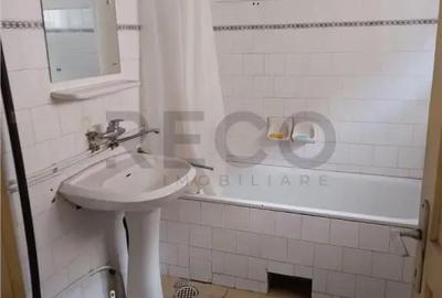 Casă cu 11 camere cu Teren 339 Mp în Central - 8