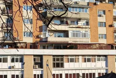Vand apartament 4 camere in Centru, cu terasa (bloc GAMA) - 1
