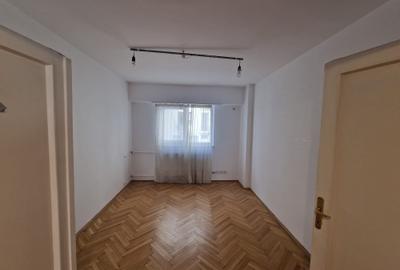 Apartament cu 3 camere decomandat în Universitate - 17