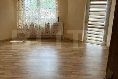 Casă cu 4 camere cu Teren 1480 Mp în Brădești - 10