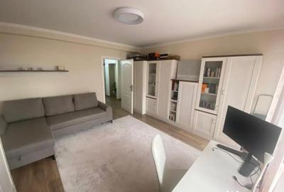 Apartament cu 3 camere decomandat, mobilat în Săsar