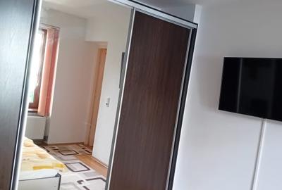 Apartament cu 2 camere decomandat, mobilat în Central
