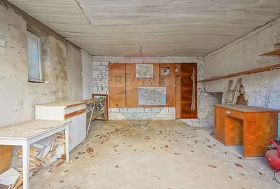 COMISION 0 Casa cu potential excelent, teren 446 mp, Strada Fanionului - 23