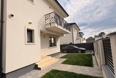 Casă cu 4 camere cu Teren 311 Mp în Tunari