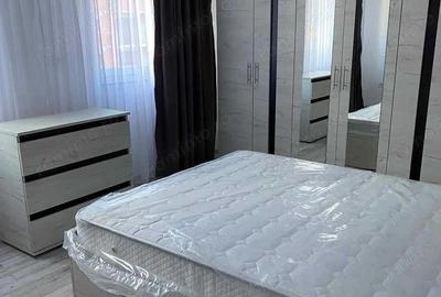 Apartament cu 3 camere decomandat în Apărătorii Patriei