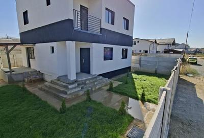 Casă individuală cu 4 camere cu Canalizare în Central - 9