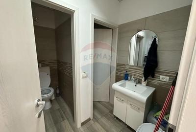 Spațiu comercial, de 220 mp, în Central - 14