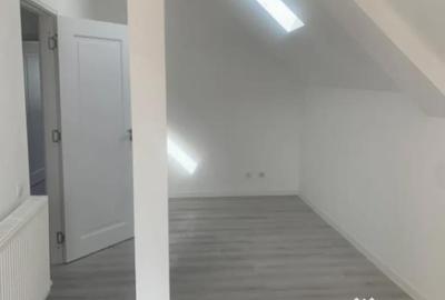 Casă cu 5 camere cu Teren 395 Mp în Malu Mare - 10