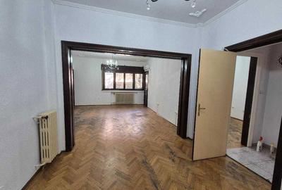 Apartament cu 4 camere decomandat în Central - 4