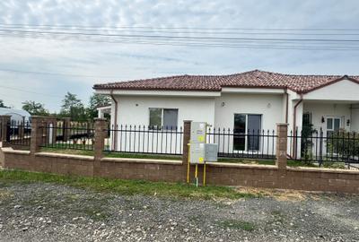 Casă înșiruită de vânzare în Moșnița Nouă 108.000 Euro - 1